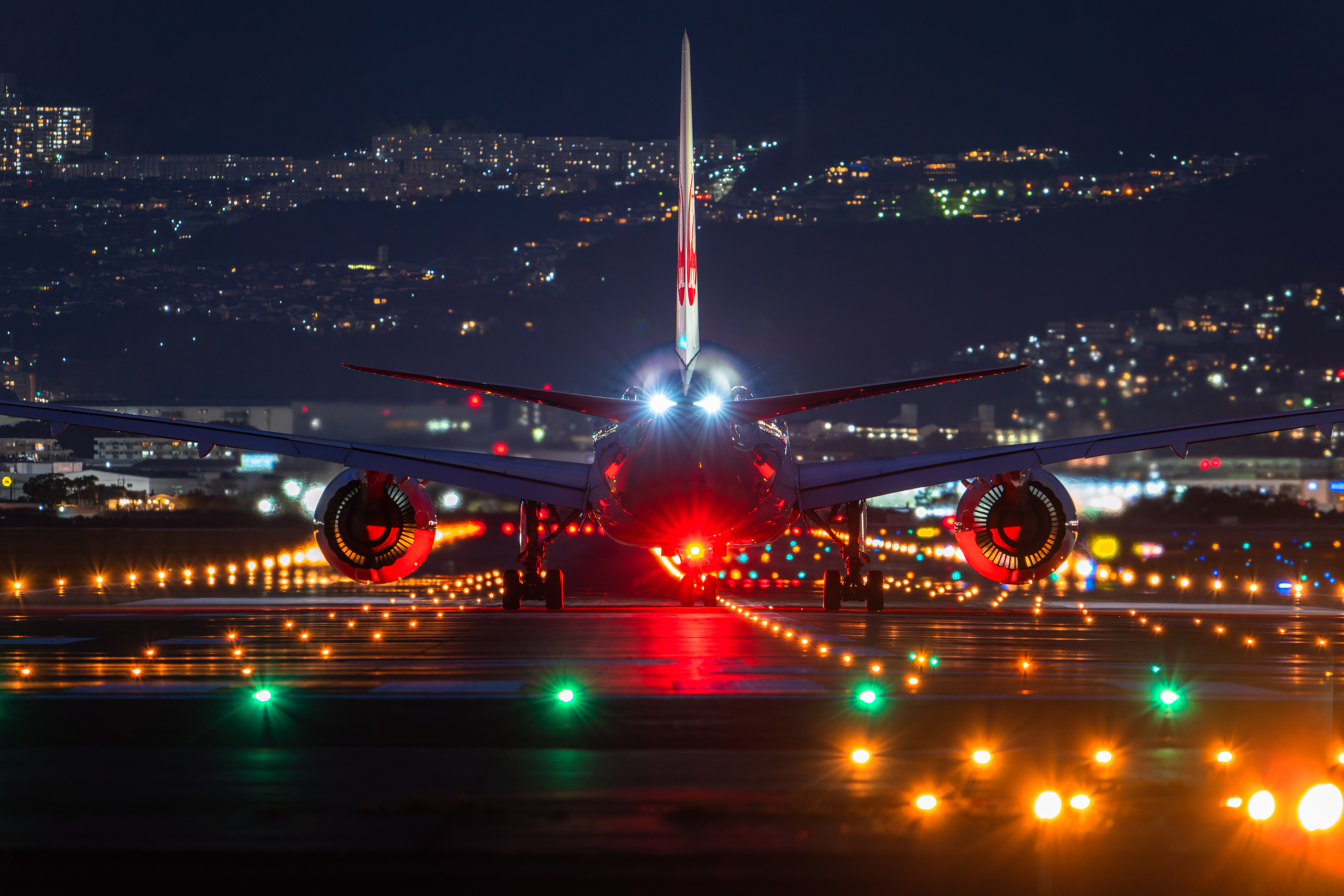 夜の飛行機